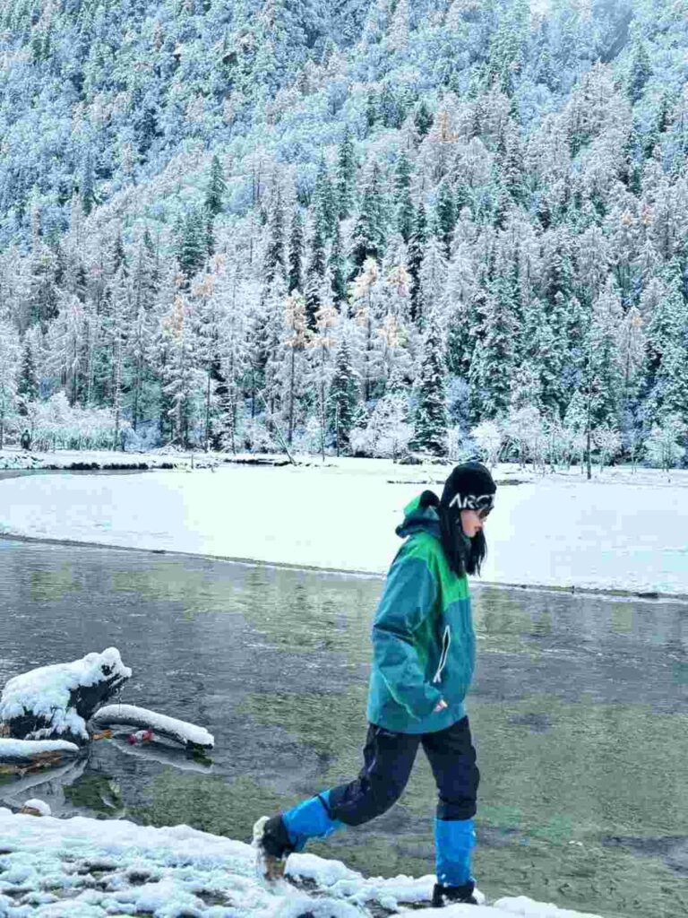 What Should You Wear & What Hiking Gear Should You Bring in Winter Hiking?