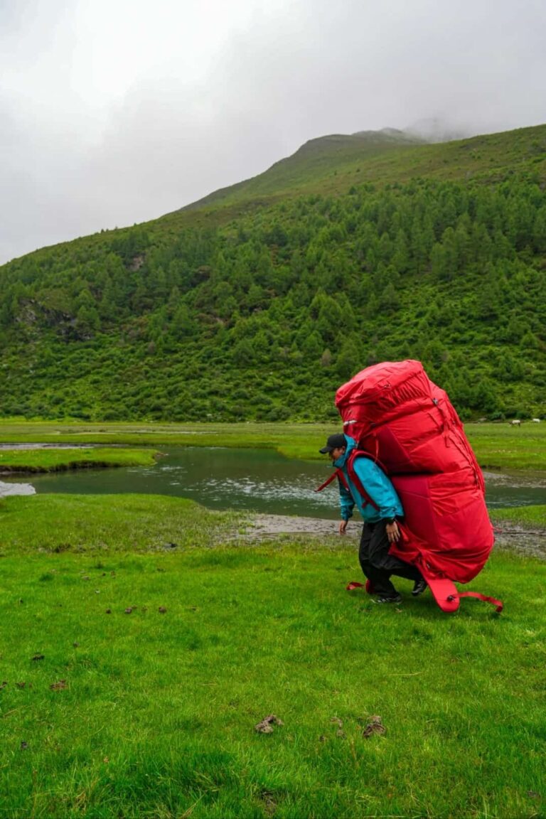 15 Genius Backpacking Hacks to Learn From the YouTube Comments Section