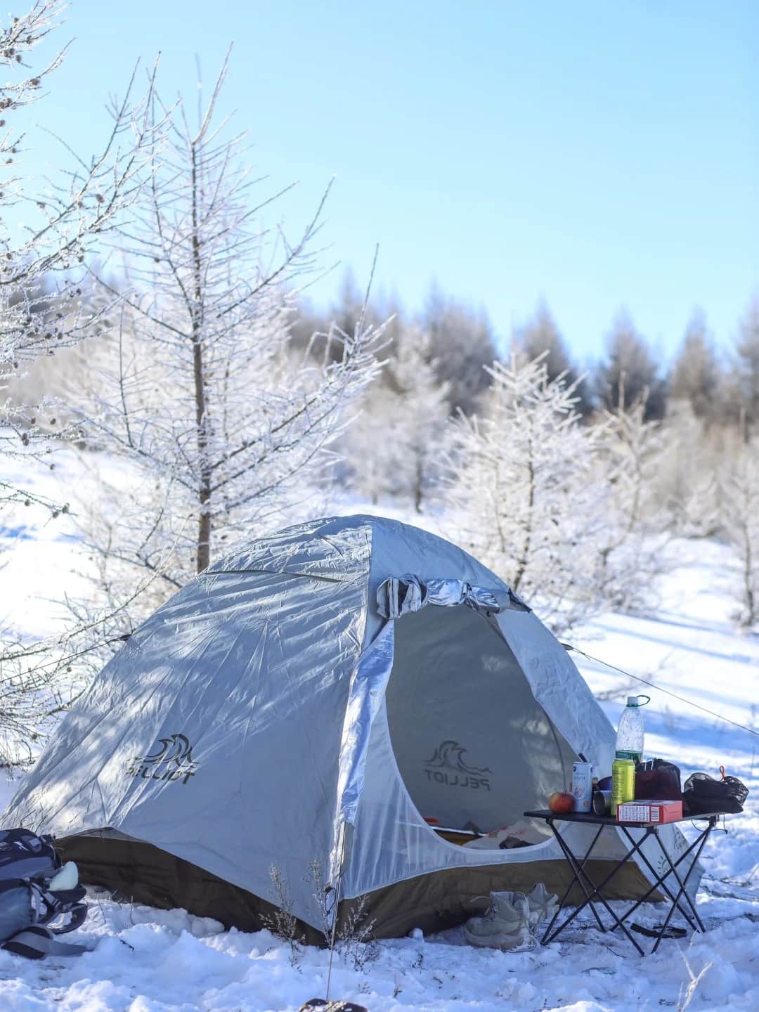 22 Hilarious Hacks for Staying Warm to Surviving Winter Camping