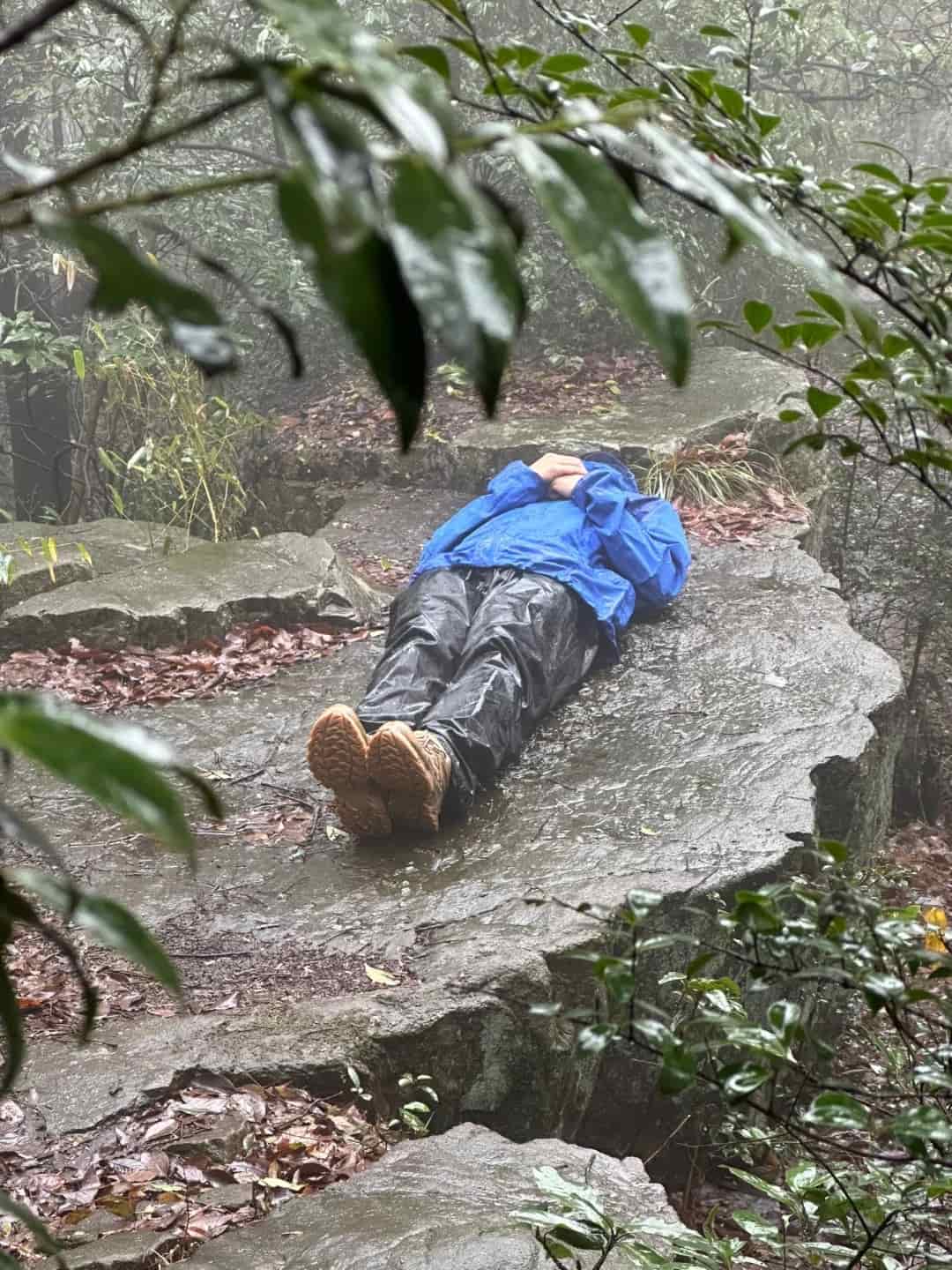 21 Bushcraft Rain Camping Tips: How to Start a Fire in the Rain
