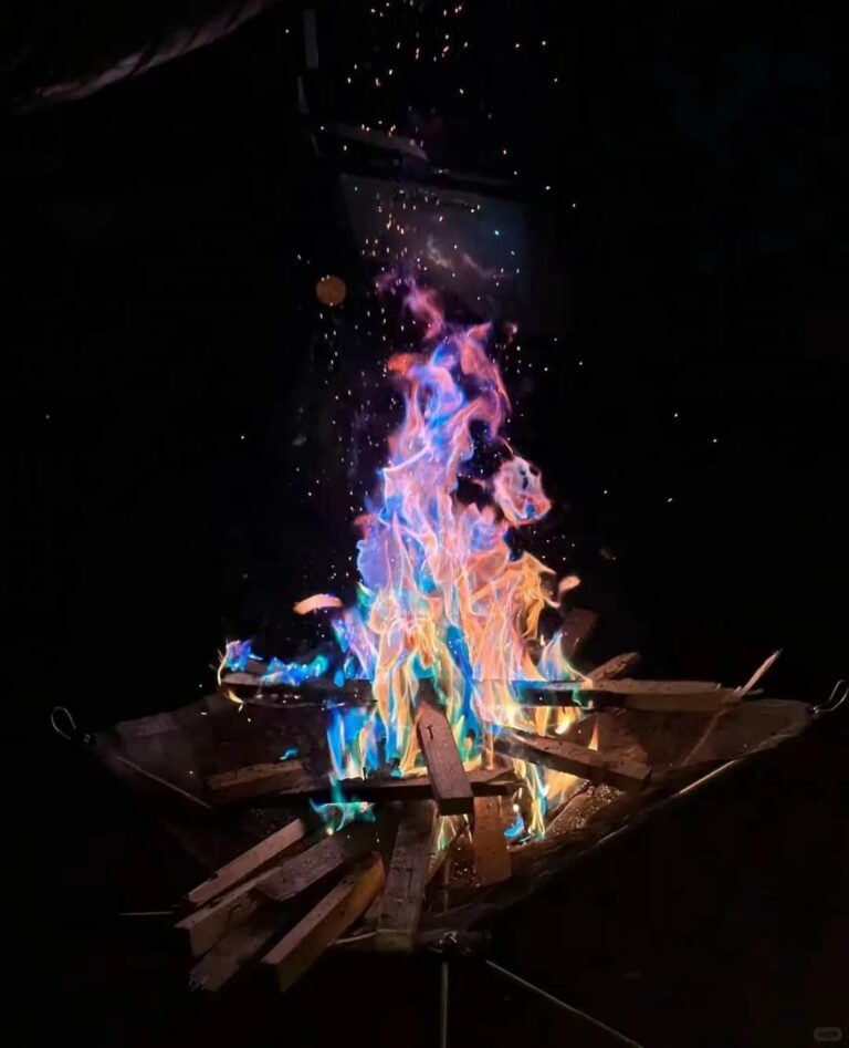 How to Change Campfire Colors With Household Items?
