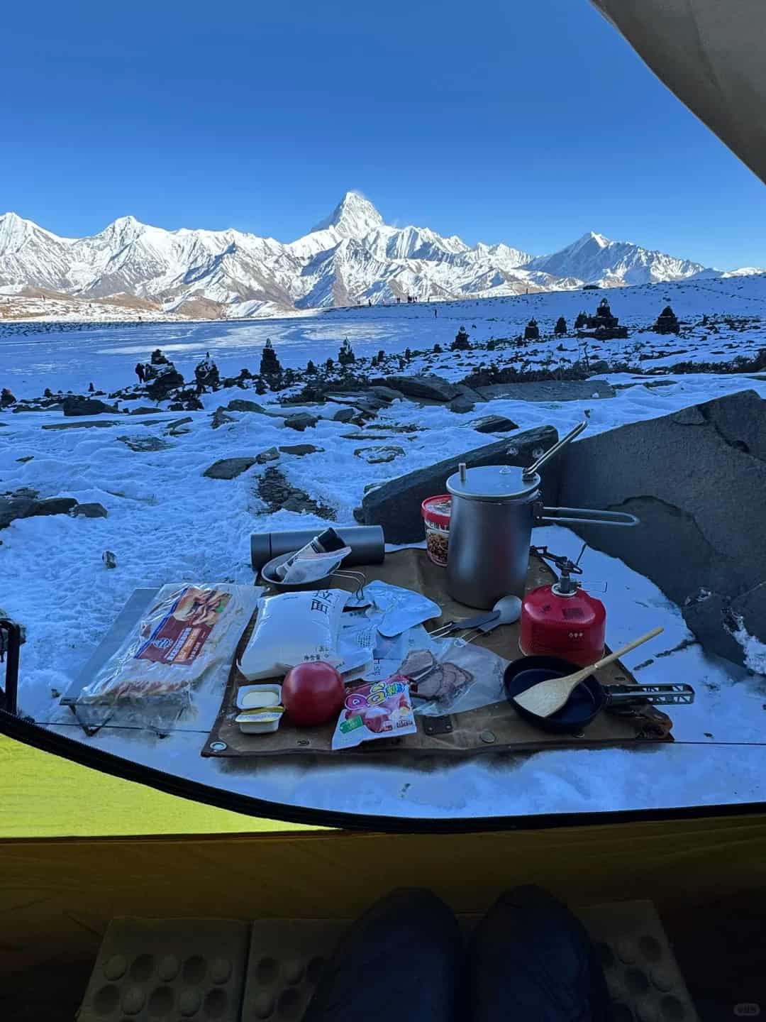 10 Tips for Camping Comfortably in Cold Weather